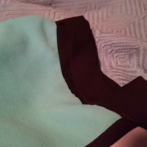 Color Block Blouse - Picture 3 of 4